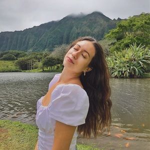 Meet your Posher, Estefanía